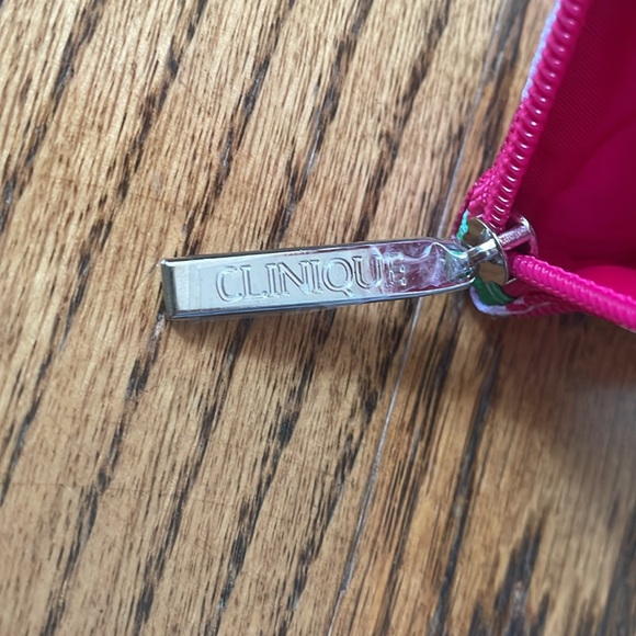 Clinique x Donald Cosmetic Beauty Bags, Set of 2, NWOT - Picture 4 of 4